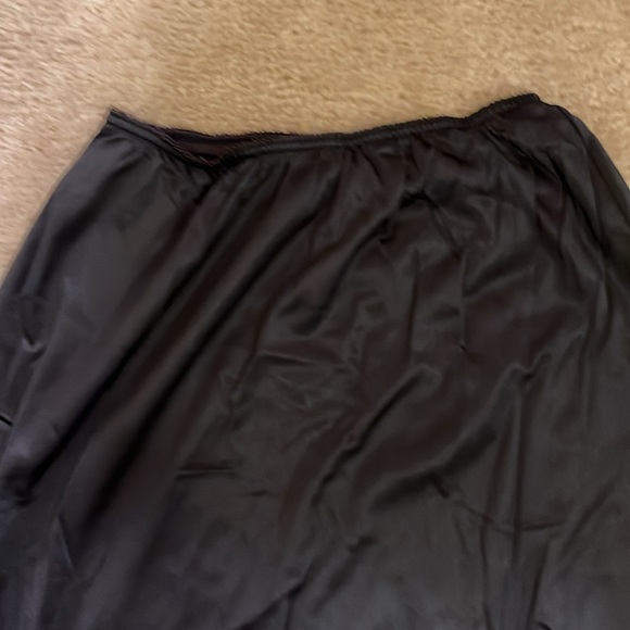 Vintage black Warners perfect measure half slip size small - Picture 3 of 4